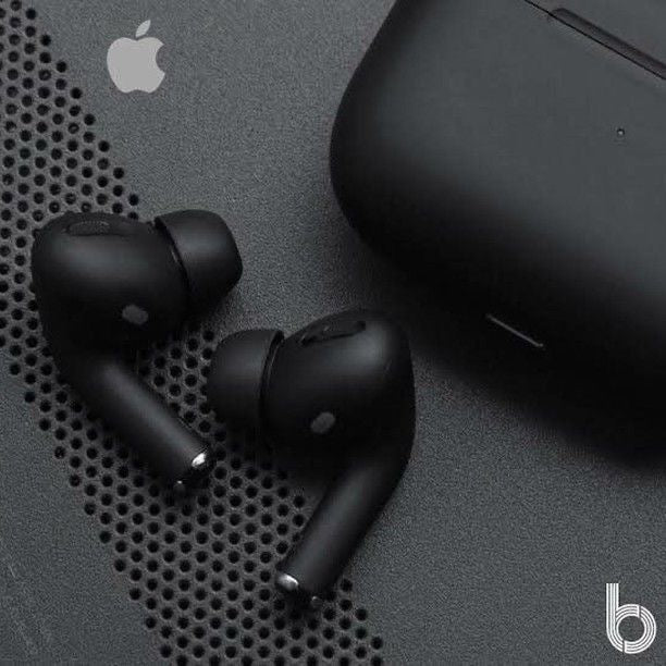 AirPods Pro 2 Black — élégance, puissance, silence.