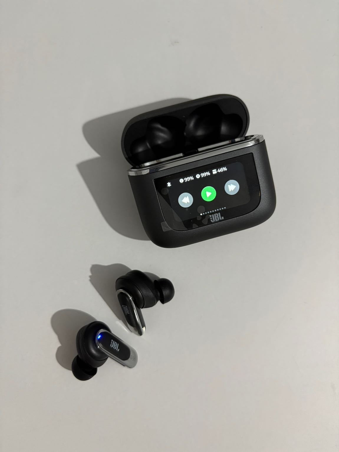 JBL TOUR PRO 2 – La puissance et la clarté sans limites