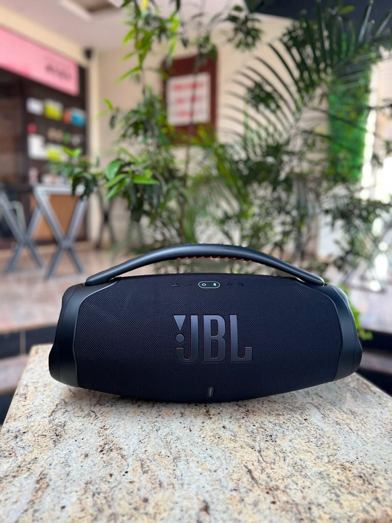JBL Boombox 3 – Un son monumental, des basses surpuissantes et une ambiance XXL